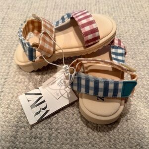 NWT Zara kids EU size 23/US size 7 gingham sandals